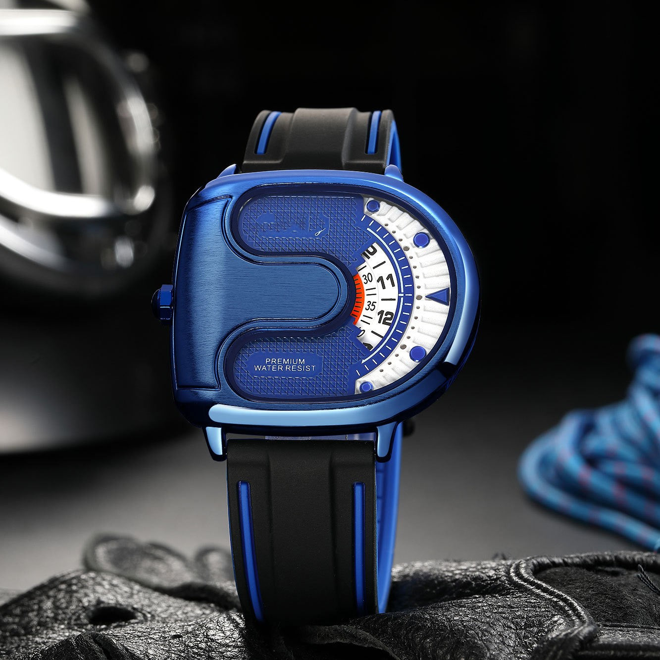 FUTURISTIC LARGE DIAL MEN'S QUARTZ WATCH