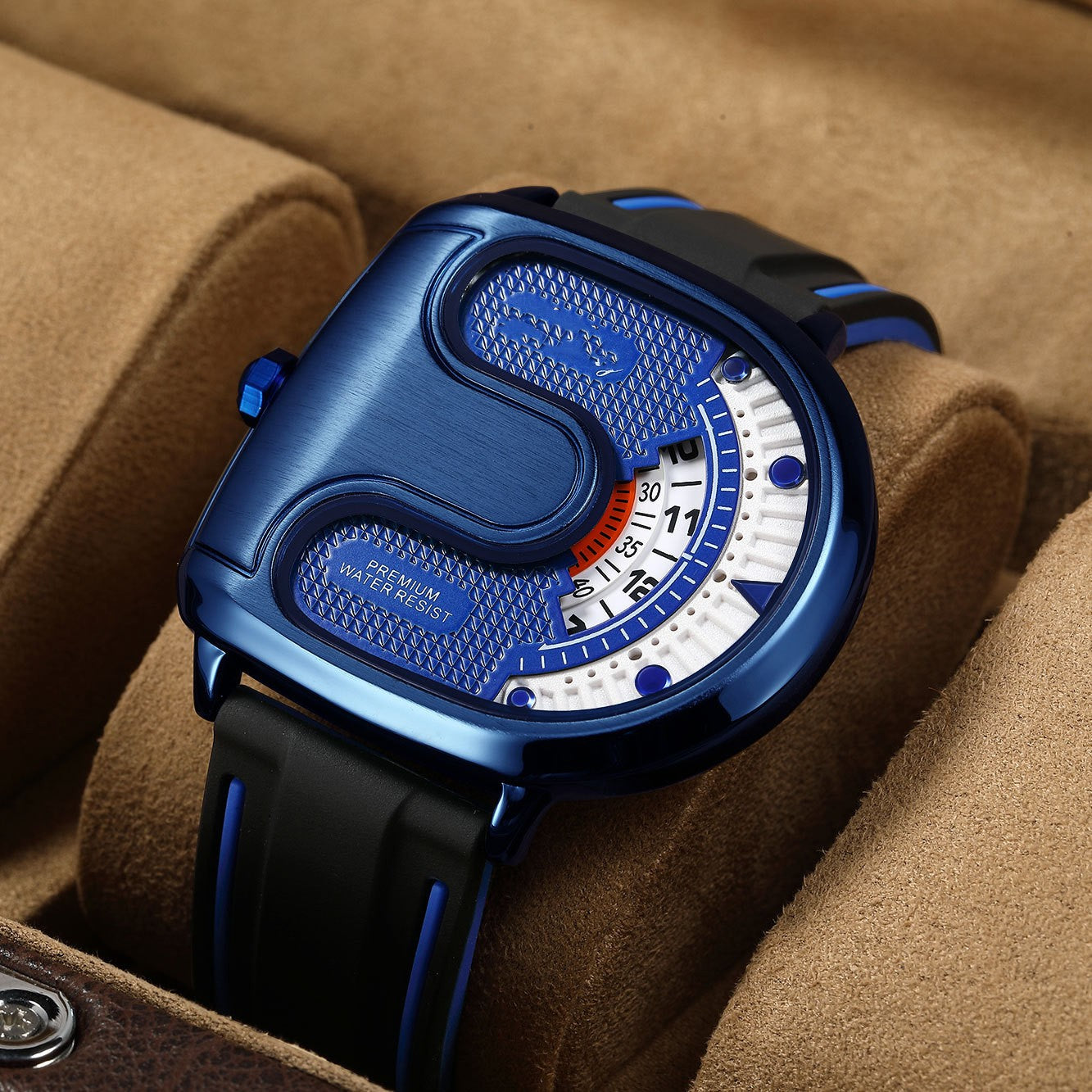 FUTURISTIC LARGE DIAL MEN'S QUARTZ WATCH